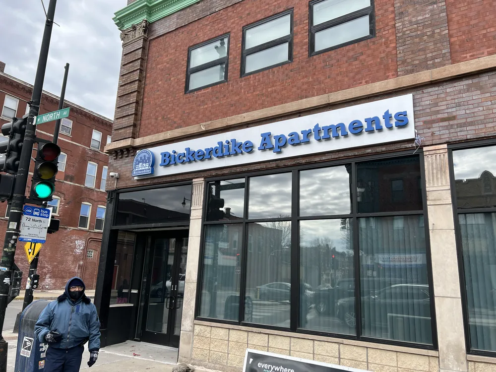 Custom dimensional letter storefront sign in Chicago